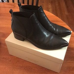Marc Fisher black leather Yale booties